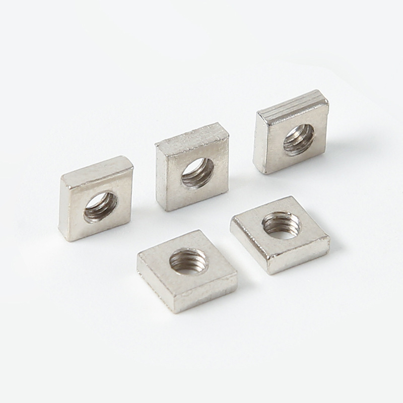 Гайка з квадратною головкою